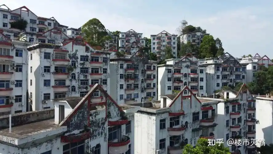 业主拿青春"陪葬",广州最大烂尾楼澳洲山庄能复活吗?