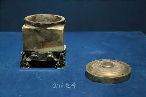良渚玉器16日故宫开展