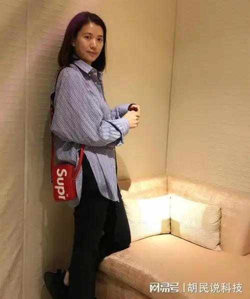 袁咏仪容貌变化大气质没了跟大妈一样张智霖连胡茬白了都老了