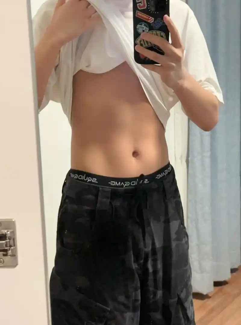 今年新的目标🎯练腹肌.#迷之角度 #腹肌