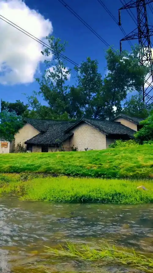 乡村的田园生活伴着山川,河流,炊烟,那美是城市不能及的