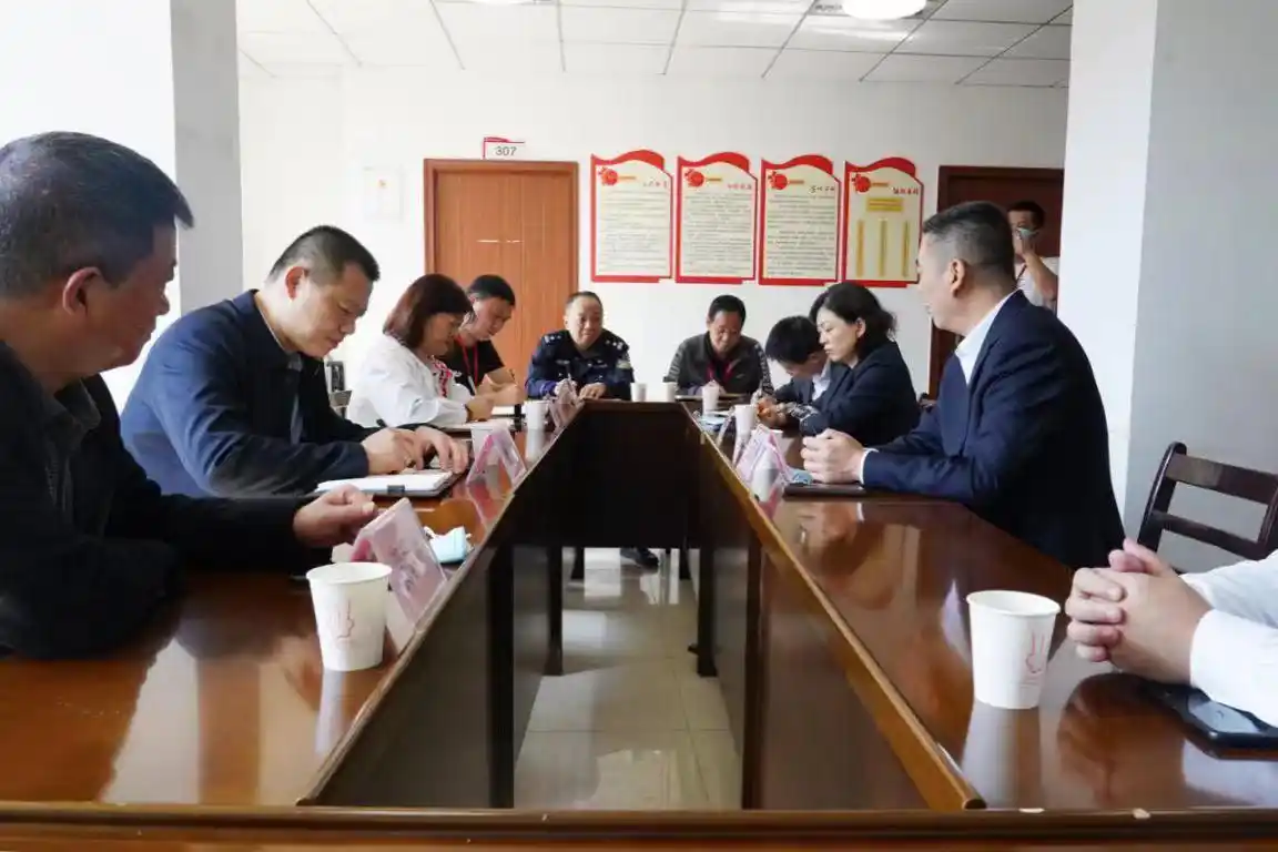 武汉复兴村社区携手武汉城建集团开展"平安家园共同缔造"活动