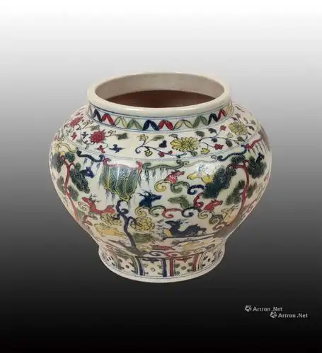 0132 大明万历 明代五彩瑞兽纹大罐 (一件)