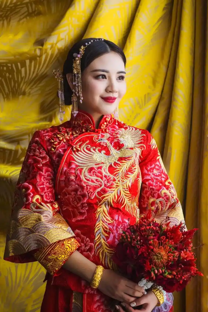 这是我外甥女结婚时的照片,一晃好几年了,都是两个孩子的妈妈了 - 抖