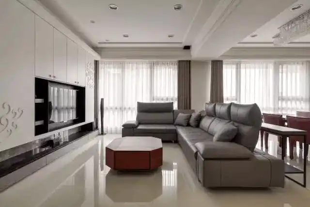 把电视装在墙里面吧,嵌入式电视背景墙更加适合我们!