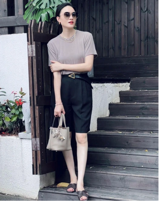 50岁女人,想知道怎么穿衣显瘦吗?这5个小技巧让你秒变时尚达人