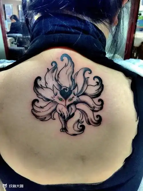 九尾狐完成效果,美女们一定很喜欢_纹身图案手稿图片_阿野的纹身作品