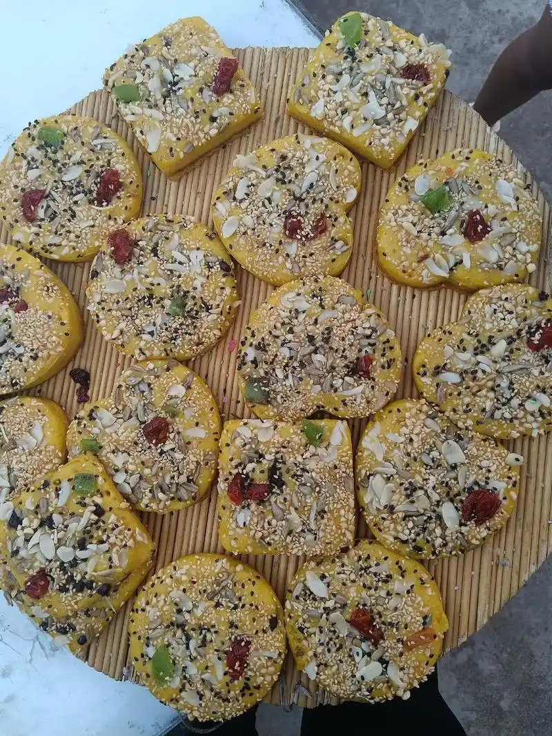 出锅喽 #健康美食自己做 养生坚果小烤饼#纯手工制作美食  - 抖音