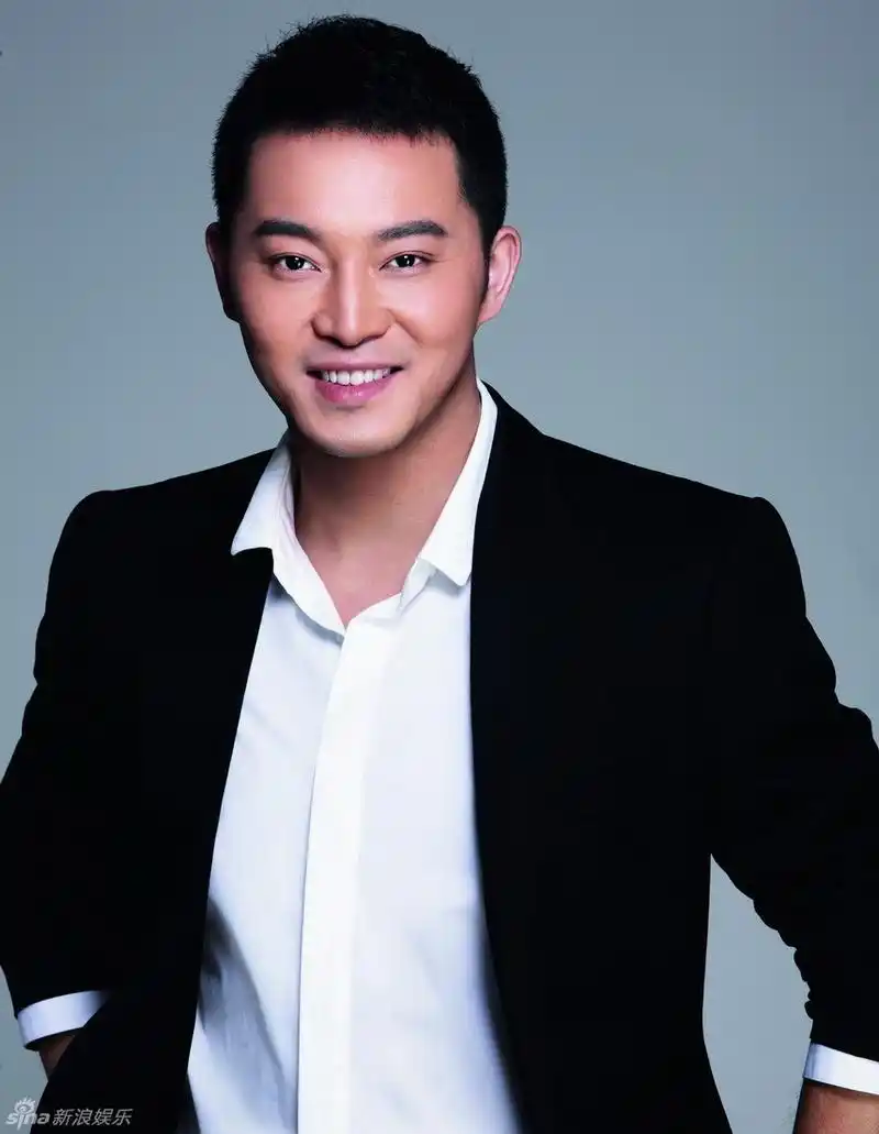 高清组图:沙溢写真散发熟男魅力 尽显沉稳温和 _高清图集_新浪网