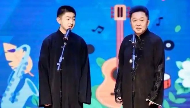 于谦二儿子照片曝光,侧脸也太像了吧,连爱好也是这么的相似