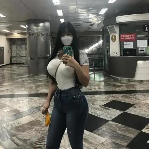 韩国e罩杯健身网红大体重完美腰臀比前凸后翘性感妩媚