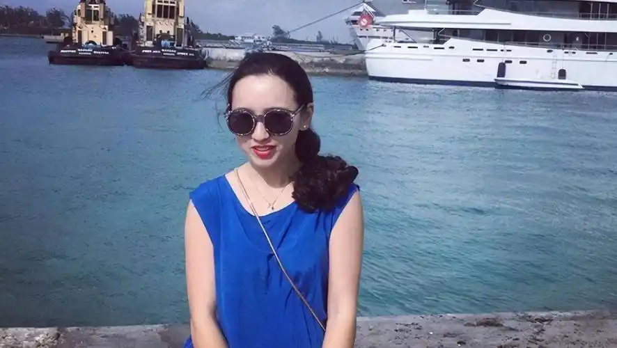 为嫁男子退出娱乐圈,今一家3口超幸福_叶彤_曹骏_生活