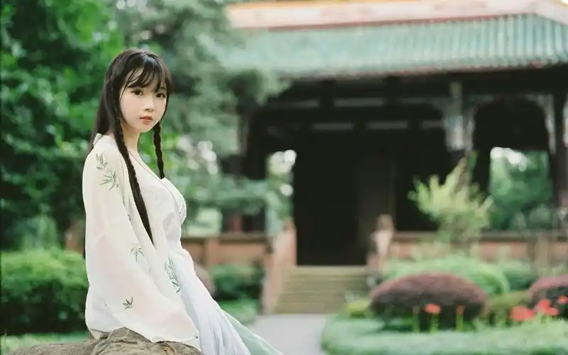 可爱小萝莉唯美古风高清桌面壁纸