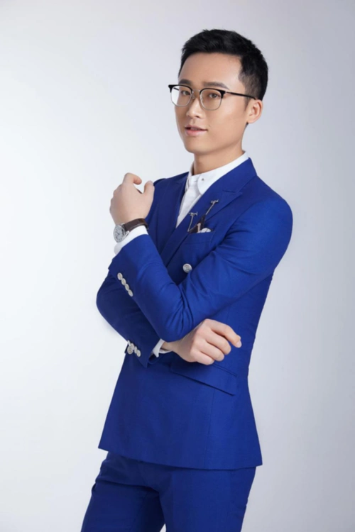 7主持人麦麦对此次发布会一直十分期待,就在不久前,他刚刚一起见证了