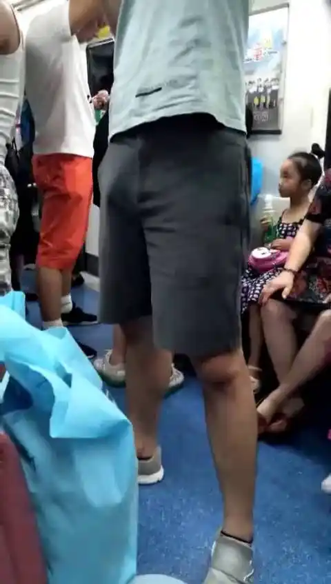 幕后煮屎美丽人生i      地铁上硬了. 李梓镐8的.