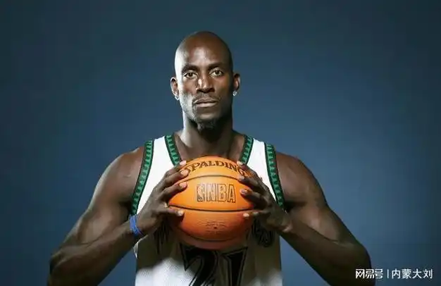 巅峰期的狼王加内特是如何力压群雄获得2004年的mvp!|mvp|凯文·加内