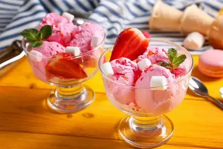 棉花糖冰淇淋图片