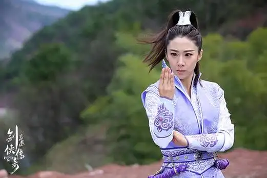 刘思彤饰演诸葛紫英