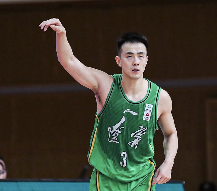 8记三分轰37 6 5!赵继伟两创新高,辽宁轻取福建付豪首秀2分