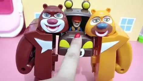 熊出没玩具系列:熊大熊二光头强合体变身大战天才威