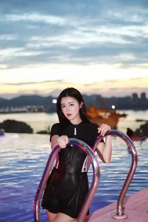 泳敢由妳##范德安 明星青睐的时尚泳装##手机天猫非常大牌日