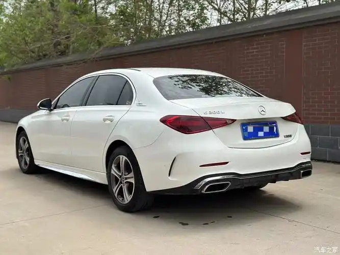22款奔驰c200l22年差一天上牌仅行驶了1万多公里