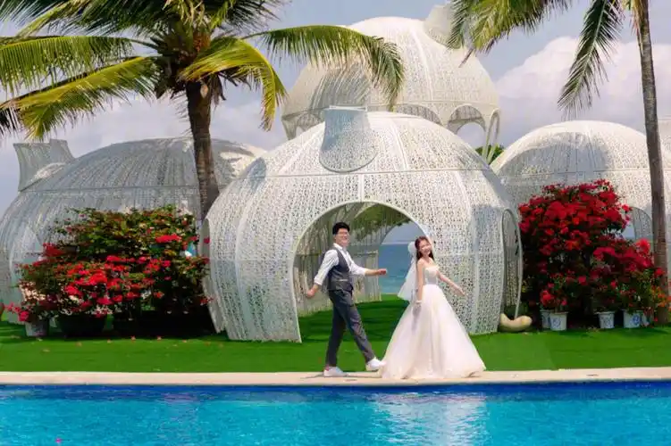 来更新一组蜈支洲岛的旅拍婚纱照吧一