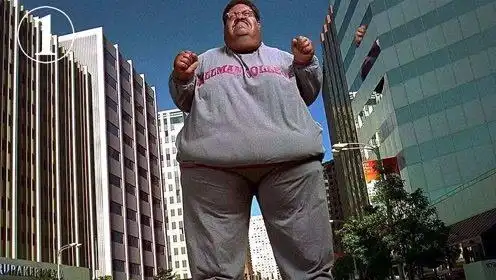 结果不但没瘦,还变成百米高的巨人