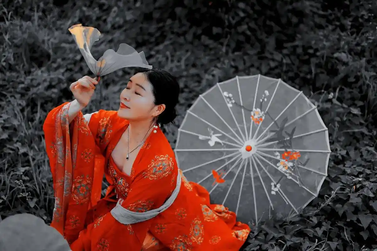 喜欢荷花的迎风舒展,浅笑嫣然,超然脱俗,高贵典雅,随遇而安, - 抖音