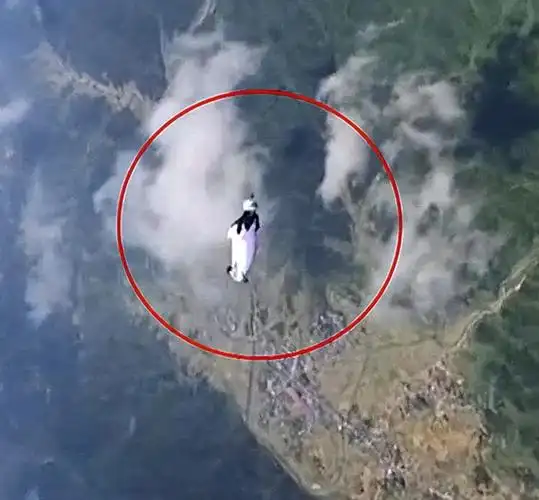 回顾:天津24岁女孩刘安,翼装飞行不幸坠落去世,临终遗言令人泪目