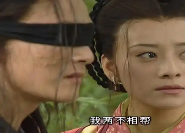 林平之是《笑傲江湖》中,从正派变为反派的人物,从镖局的小少爷到家道