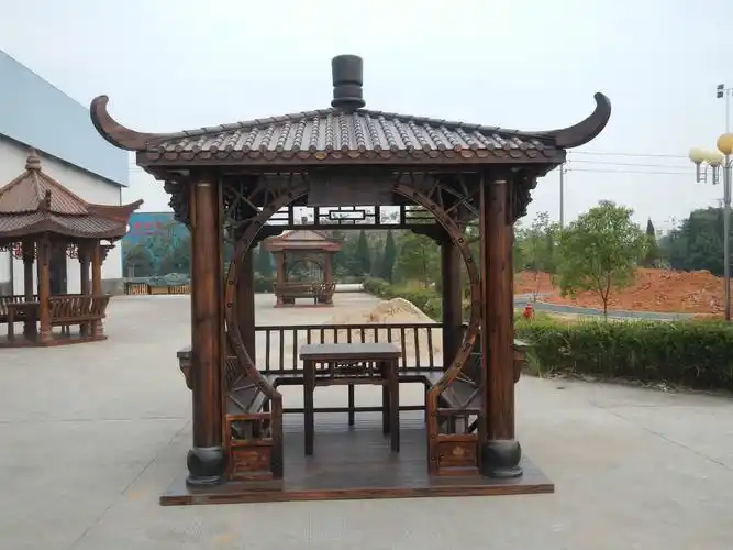 木质四角凉亭