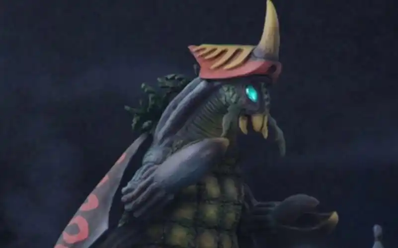 x-plus大怪兽-艾斯奥特曼-大萤超兽-霍塔伦加