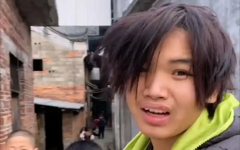 农村套餐扛把子整天被村里人议论合集