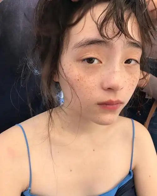 如何评价美日混血模特モトーラ世理奈