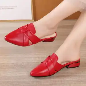 红色包头半拖鞋女平底尖头软皮软底中年妈妈凉拖外穿真皮半拖单鞋