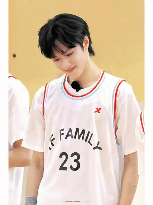 篮球学长可以教我打篮球嘛