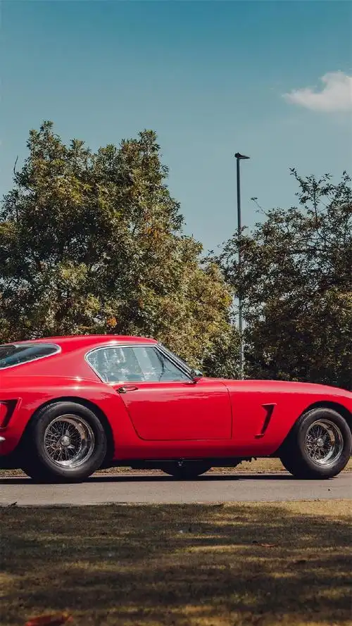 复古型法拉利跑车高清手机壁纸