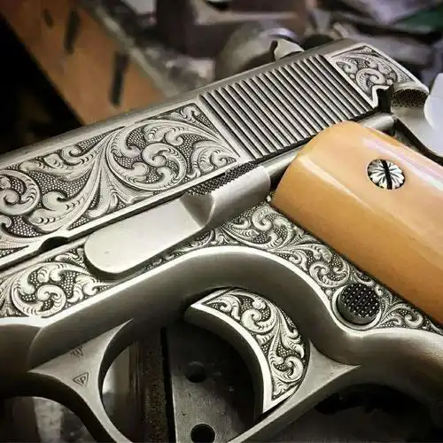 美丽的凶器一雕花手枪