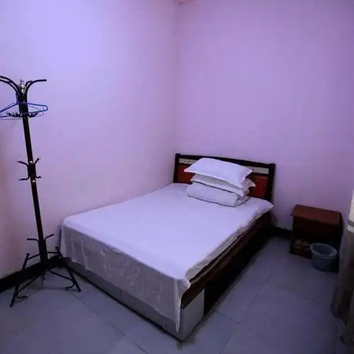 火车站大妈推荐的旅馆,吆喝只要40一晚,这么便宜,不会亏死?