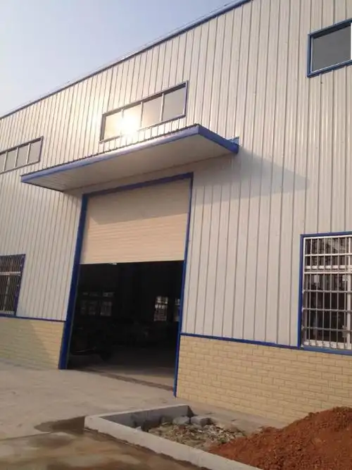 彩钢板雨篷收边处蓝色的是什么材料