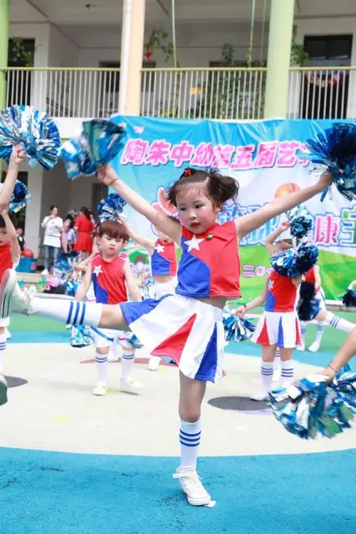 篮球宝贝们最棒的啦啦队