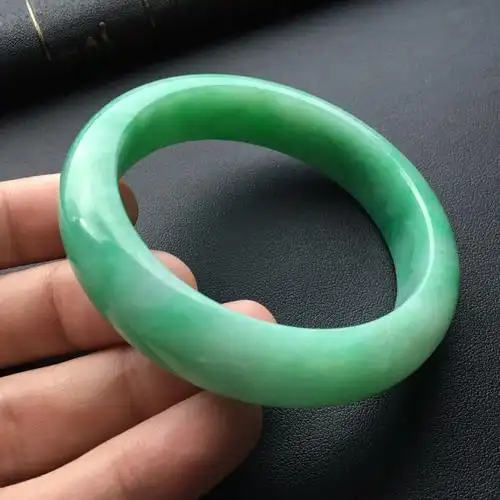 糯冰种豆绿手镯(57.2mm) - 翡翠王朝