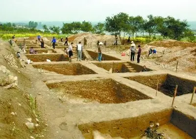 肖军 黄巍 通讯员 周圣华      高庙遗址发掘,打开历史迷宫;高庙文化