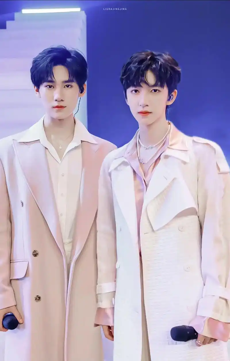 壁纸浅修.陪伴组#源霖 #贺峻霖 #张真源 - 抖音