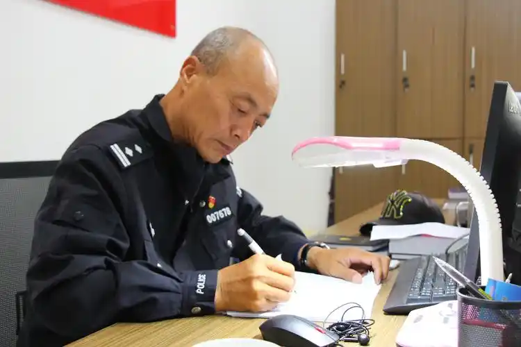 硬核刑警陈力警队里的定心秤