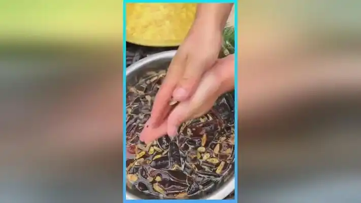 古代人洗头洗衣服的皂角,用力搓几下,泡沫就出现了!