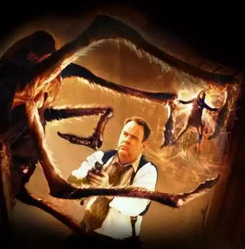 《变形蜘蛛人》注射蜘蛛血清之后小伙变成蜘蛛人