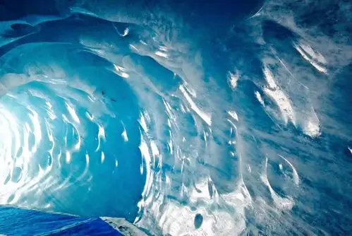 踏进勃朗峰下的蓝色冰洞|勃朗峰|冰洞|冰川_新浪新闻