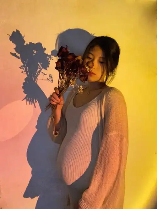 33周自拍孕妇照